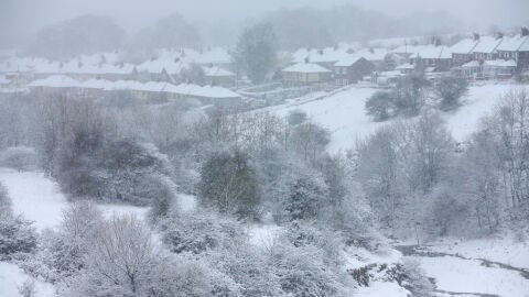 Una manta de nieve cubre Inglaterra (07-03-2016)