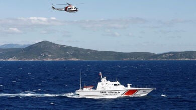Mueren un padre y sus dos gemelos cuando intentaban llegar a Grecia desde Turquía