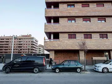 Vista de las inmediaciones de la vivienda en la que el bebé fue hallado muerto Vista de las inmediaciones de la vivienda en la que el bebé fue hallado muerto