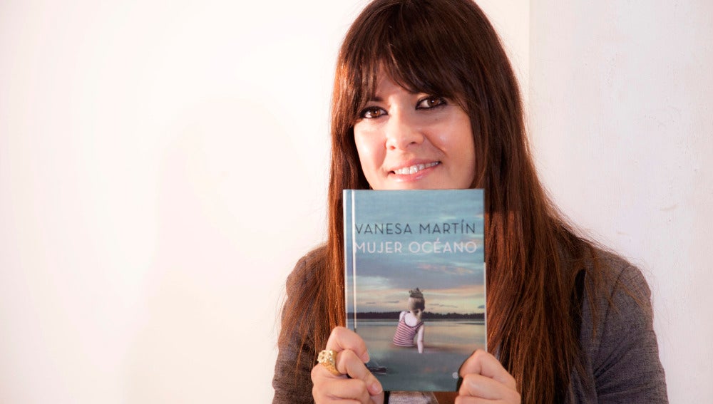 Vanesa Martín, con su libro 'Mujer Océano'