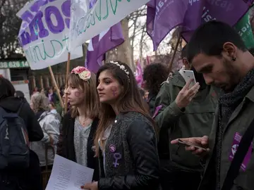 Las mujeres protestan en Madrid por la desigualdad y contra la violencia machista Las mujeres protestan en Madrid por la desigualdad y contra la violencia machista