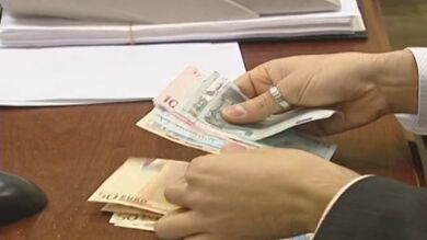 ¿Cómo afecta la baja inflación a las familias que tienen algunos ahorros o a los pequeños emprendedores?