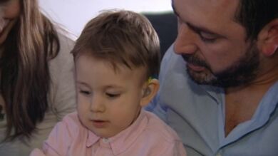 La historia de Izan, el pequeño que tras dos años conectado a la diálisis ha recibido un riñón