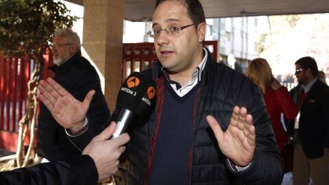 El secretario de Organizaci&oacute;n del PSOE, C&eacute;sar Luena