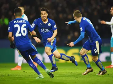 Los jugadores del Leicester celebran el gol de Okazaki Los jugadores del Leicester celebran el gol de Okazaki