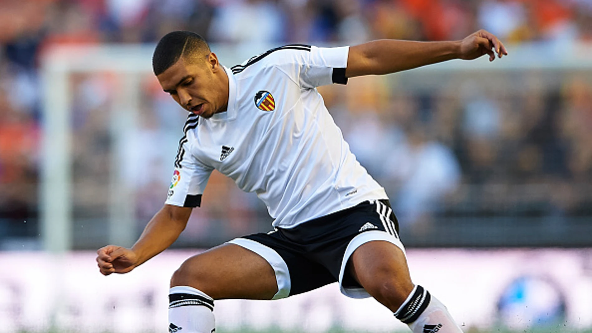 Bakkali durante un partido con el Valencia Bakkali durante un partido con el Valencia