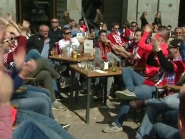 Los aficionados del PSV, en las calles de Madrid