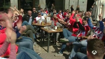 Los aficionados del PSV, en las calles de Madrid