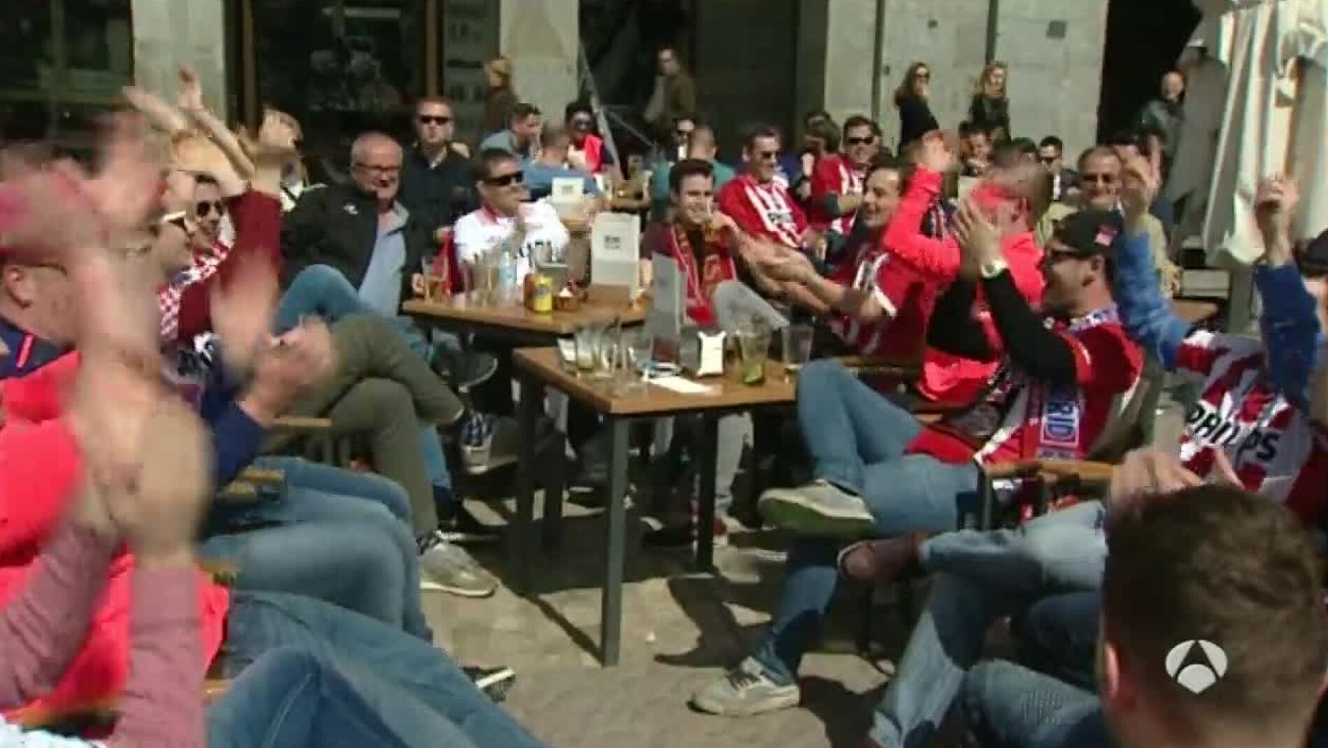 Los aficionados del PSV, en las calles de Madrid