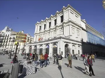 Vista de la fachada del Teatro Real de Madrid Vista de la fachada del Teatro Real de Madrid