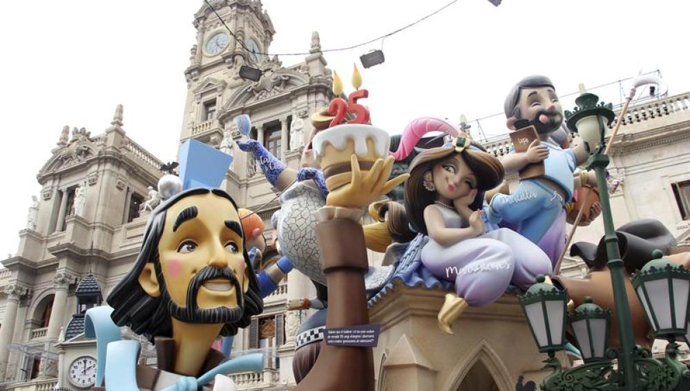 La plantà de las fallas infantiles enciende la mecha para el inicio de Fallas