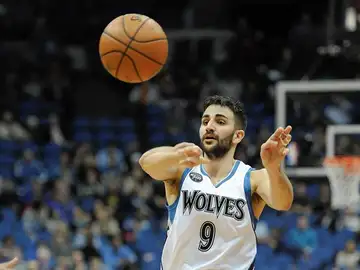 Ricky Rubio no puede impedir la tercera derrota consecutiva ante los Phoenix Suns Ricky Rubio no puede impedir la tercera derrota consecutiva ante los Phoenix Suns