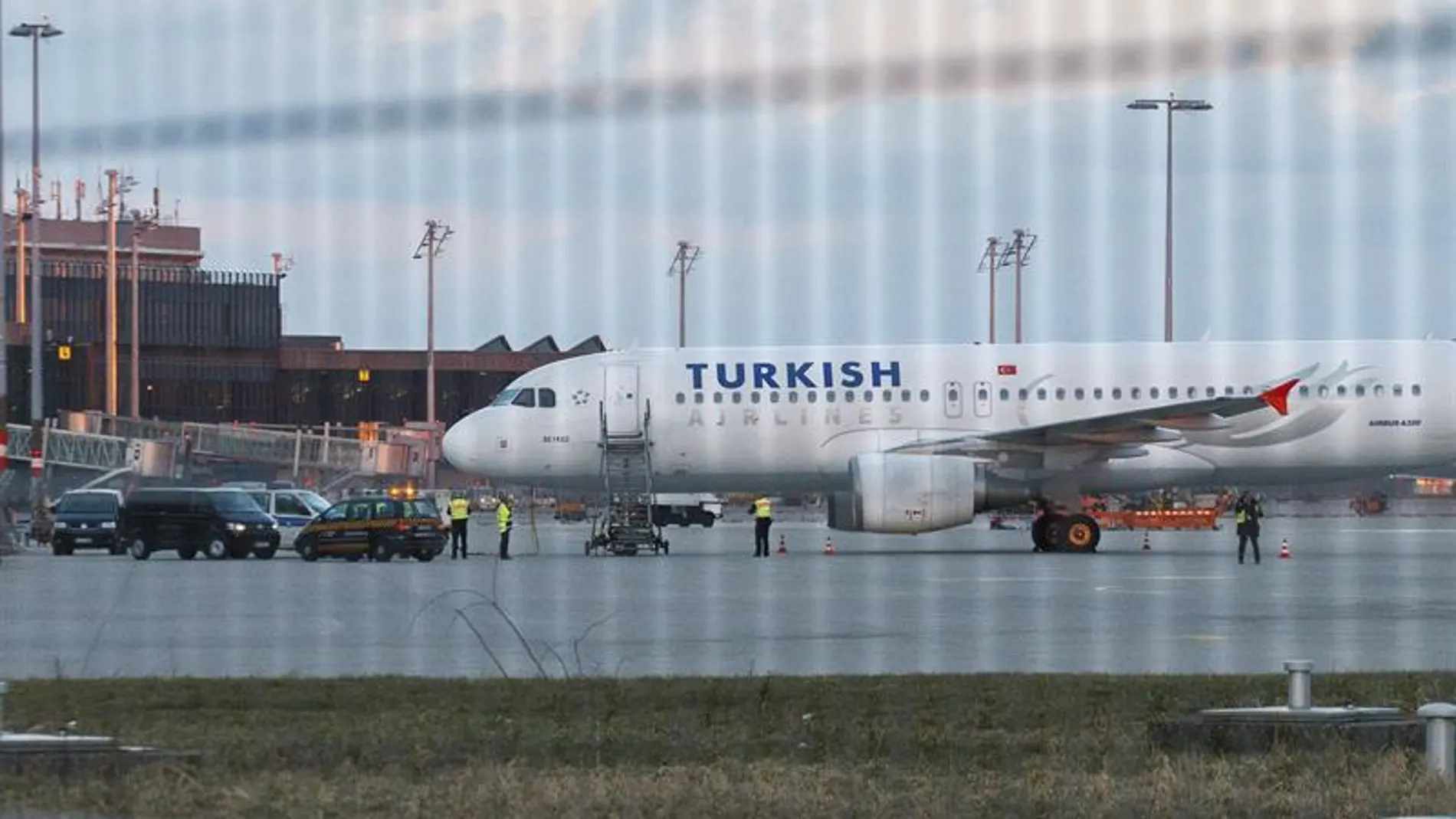 El avión desalojado tras encontrar la nota El avión desalojado tras encontrar la nota