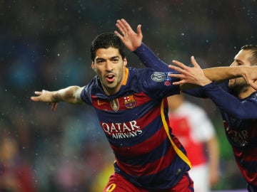 Suárez celebra su gol ante el Arsenal