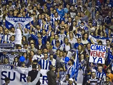 Aficionados del Recre en una manifestación por el equipo andaluz Aficionados del Recre en una manifestación por el equipo andaluz