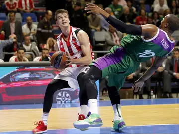 El Unicaja cae ante el Estrella Roja El Unicaja cae ante el Estrella Roja