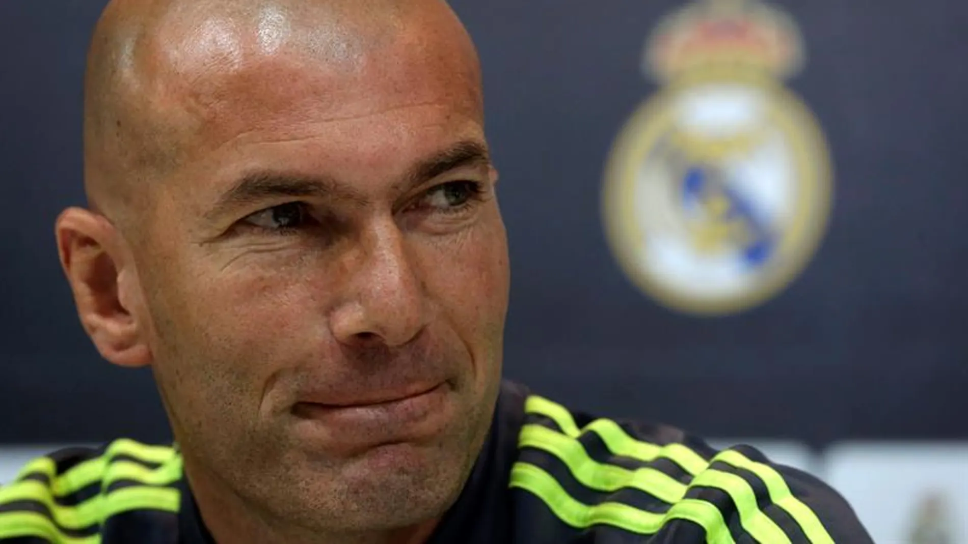 Zinedine Zidane en rueda de prensa Zinedine Zidane en rueda de prensa