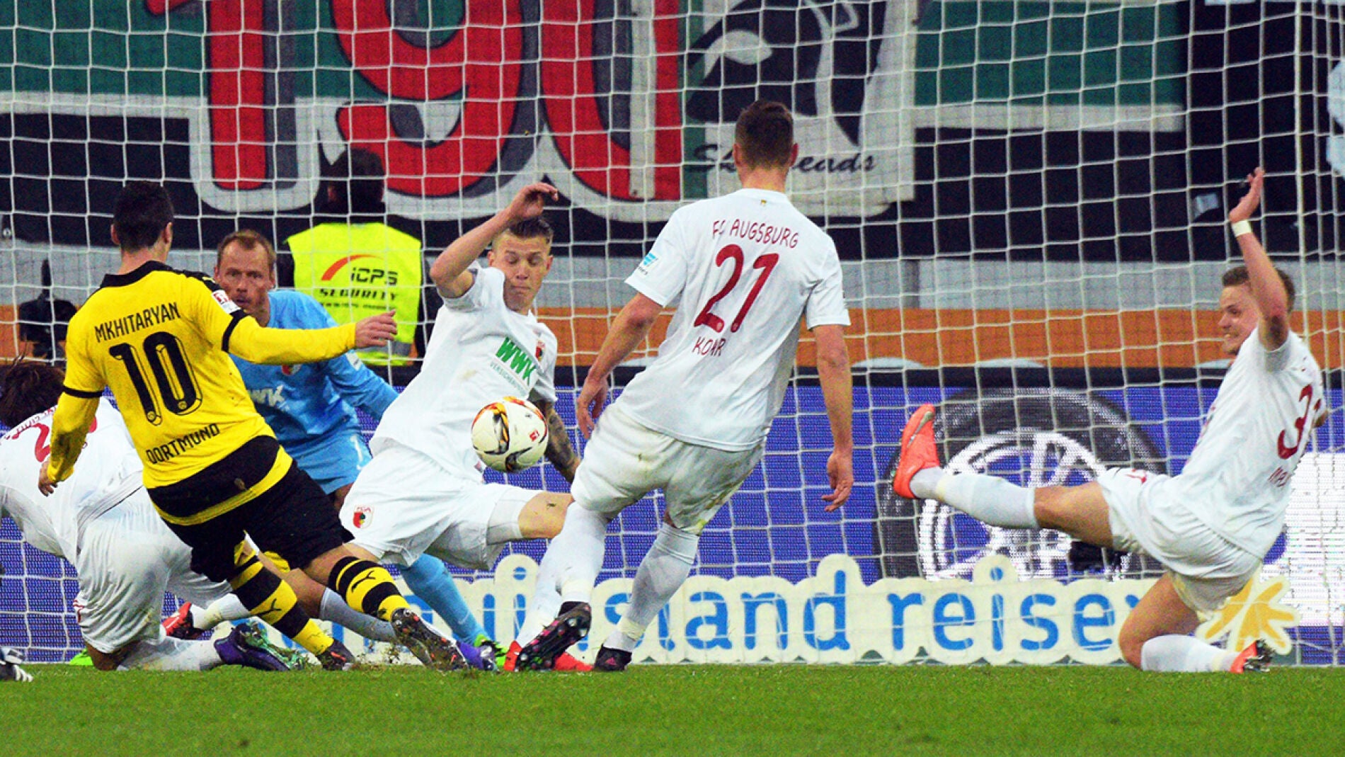Augsburgo vs Borussia Dortmund.
