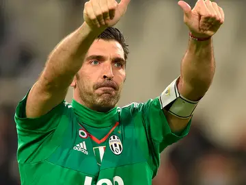 Buffon contento al acabar el encuentro. Buffon contento al acabar el encuentro.