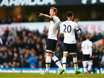 Kane festeja un gol con el Tottenham