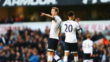 Kane festeja un gol con el Tottenham