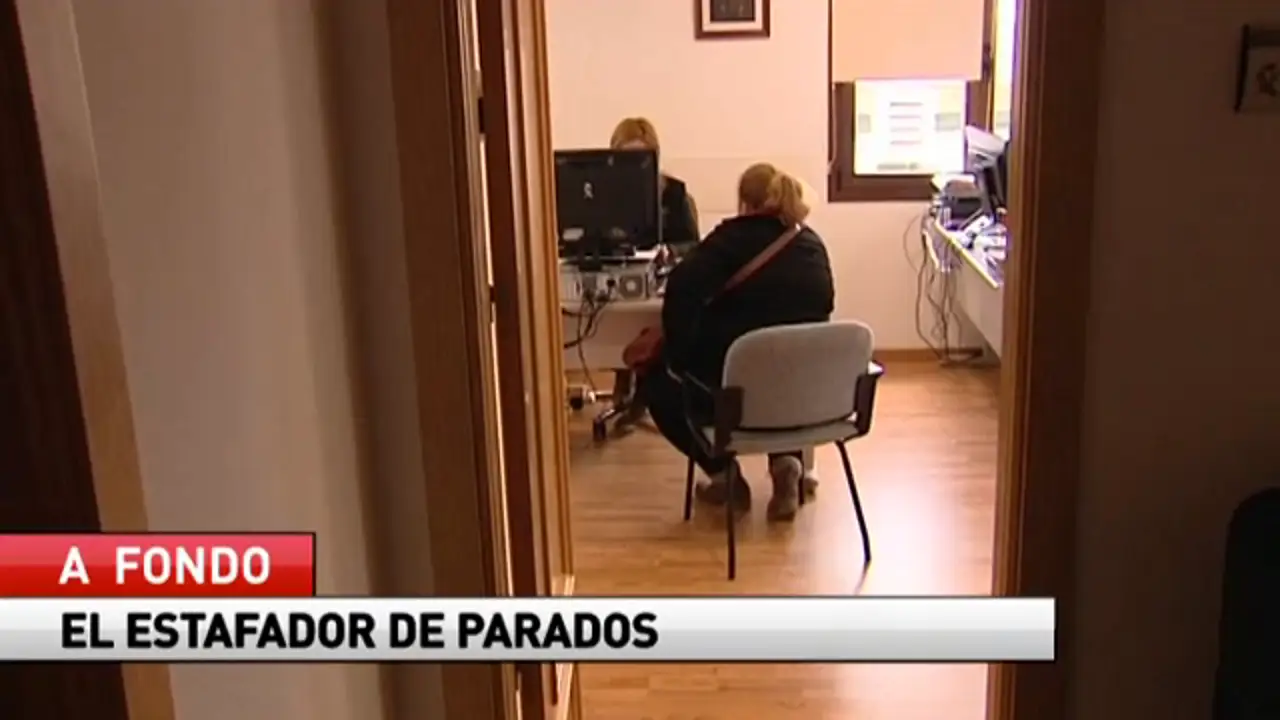 Estafa a parados: empleo público a cambio de dinero.