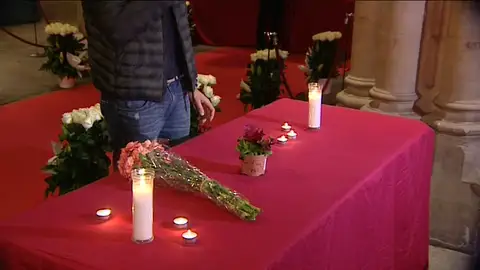 La Universidad de Barcelona habilita un libro de condolencias por el accidente de los estudiantes Esrasmus La Universidad de Barcelona habilita un libro de condolencias por el accidente de los estudiantes Esrasmus