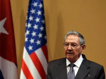 Raúl Castro en rueda de prensa tras una reunión sostenida en el Palacio de la Revolución Raúl Castro en rueda de prensa tras una reunión sostenida en el Palacio de la Revolución