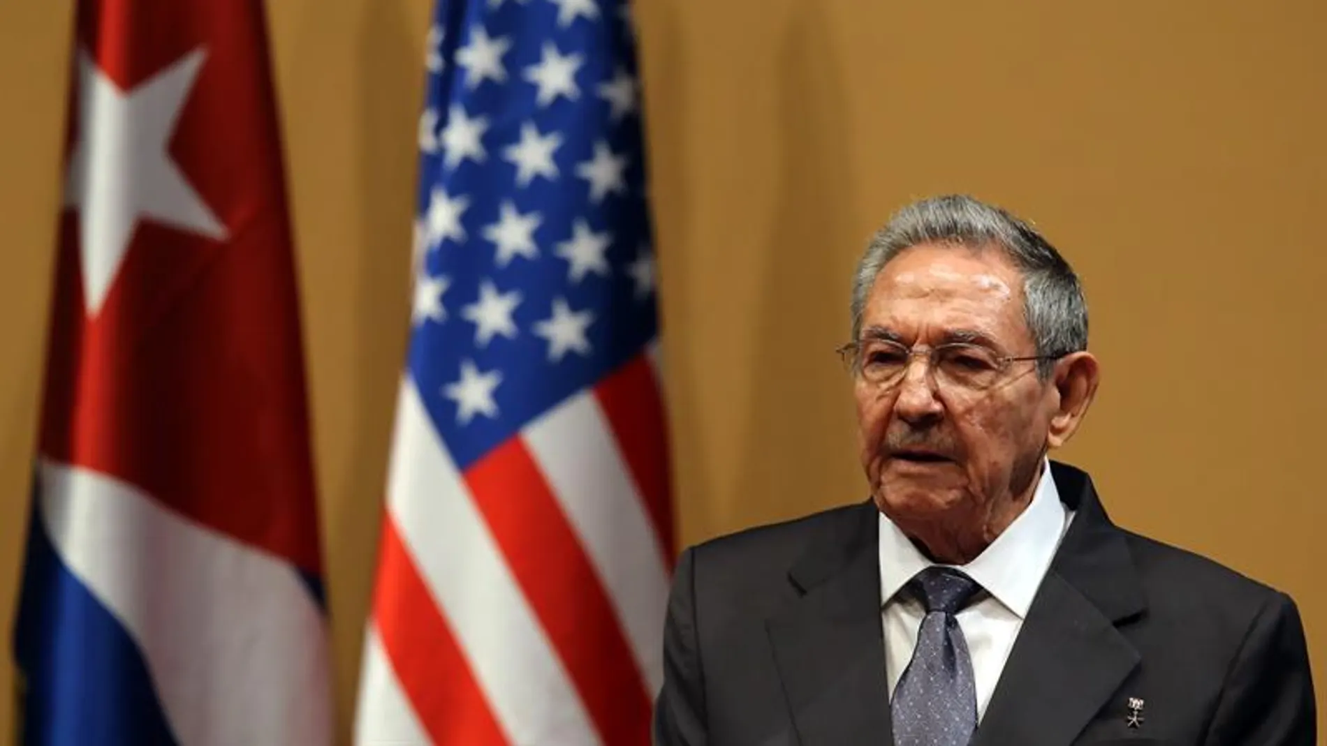 Raúl Castro en rueda de prensa tras una reunión sostenida en el Palacio de la Revolución Raúl Castro en rueda de prensa tras una reunión sostenida en el Palacio de la Revolución