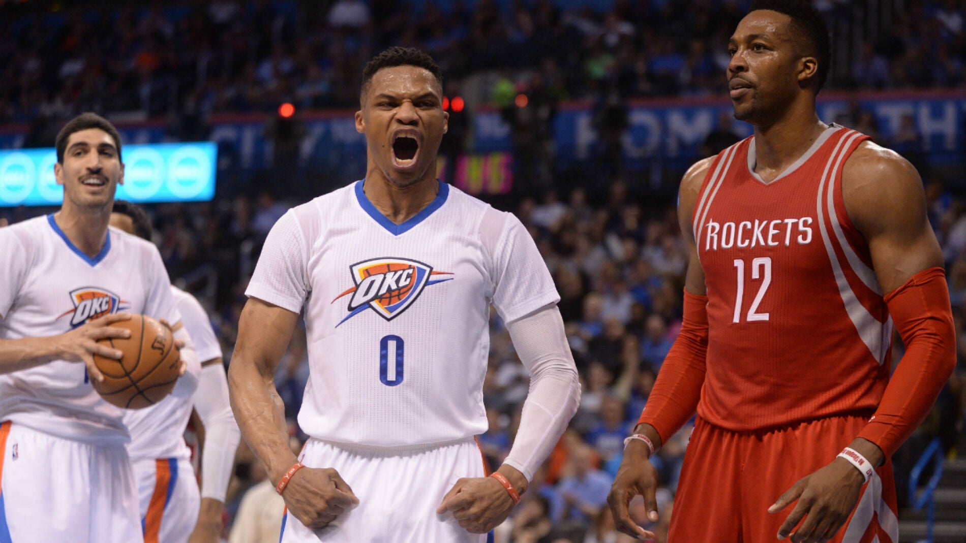 Russell Westbrook celebra una canasta ante los Houston Rockets