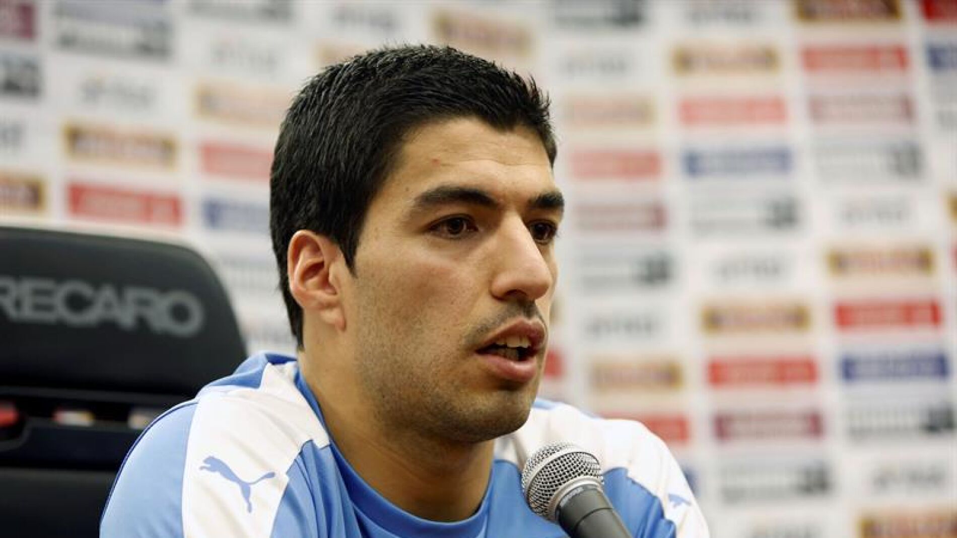 Luis Su&aacute;rez en la rueda de prensa de Uruguay