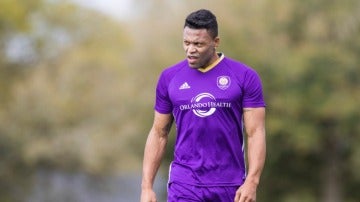 Julio Baptista con la camiseta del Orlando City