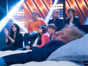 Jeff Toussaint sume a Enrique San Francisco en un profundo sueño Jeff Toussaint sume a Enrique San Francisco en un profundo sueño