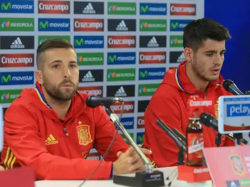 Jordi Alba, en rueda de prensa junto a Morata Jordi Alba, en rueda de prensa junto a Morata