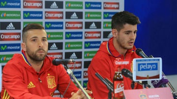 Jordi Alba, en rueda de prensa junto a Morata