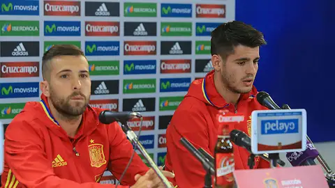Jordi Alba, en rueda de prensa junto a Morata Jordi Alba, en rueda de prensa junto a Morata