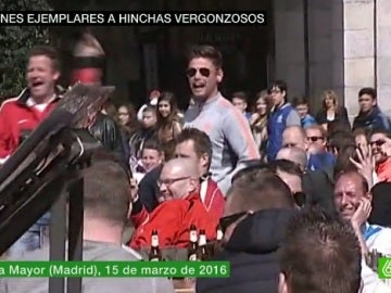 Aficionados del PSV en la Plaza Mayor de Madrid