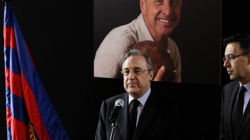 Florentino Pérez, en el acto de despedida a Johan Cruyff