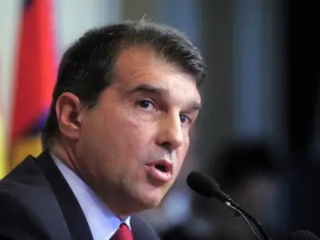 Joan Laporta, expresidente del FC Barcelona, negocia con Sepulcre la entrada de un grupo inversor israelí al Elche. Joan Laporta, expresidente del FC Barcelona, negocia con Sepulcre la entrada de un grupo inversor israelí al Elche.