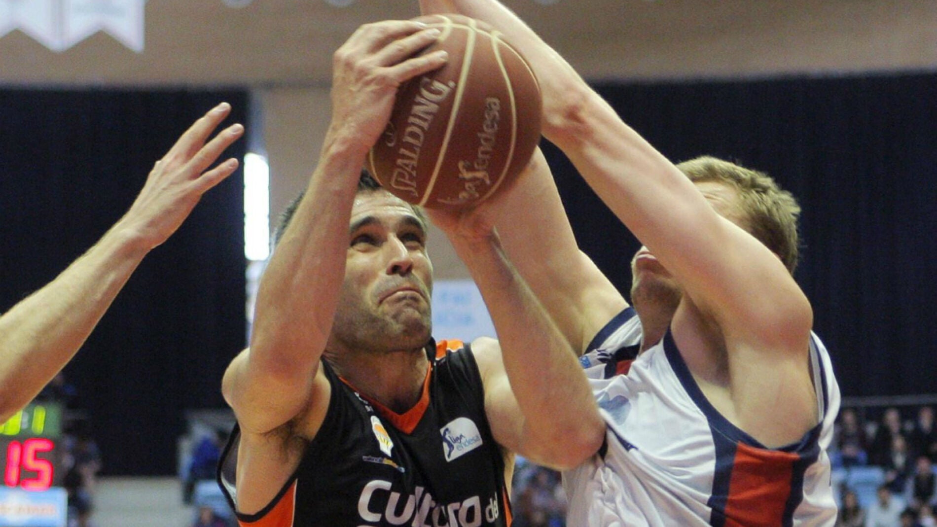 San Emeterio, ante Waczynski