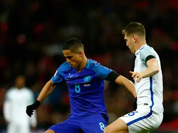 Holanda supera a Inglaterra en Wembley Holanda supera a Inglaterra en Wembley