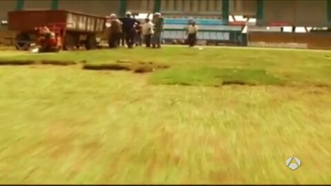 Frame 7.1476 de: El preocupante estado del campo donde tiene que jugar Messi antes del Cl&aacute;sico