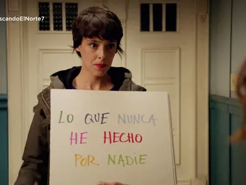 Carol muestra lo que siente por Adela al estilo Love Actually Carol muestra lo que siente por Adela al estilo Love Actually
