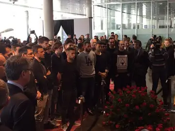 El primer equipo acude al homenaje de Cruyff en el Camp Nou El primer equipo acude al homenaje de Cruyff en el Camp Nou
