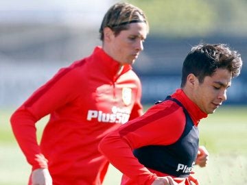 Óliver y Torres, durante el entrenamiento del Atlético de Madrid