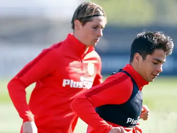 Óliver y Torres, durante el entrenamiento del Atlético de Madrid Óliver y Torres, durante el entrenamiento del Atlético de Madrid