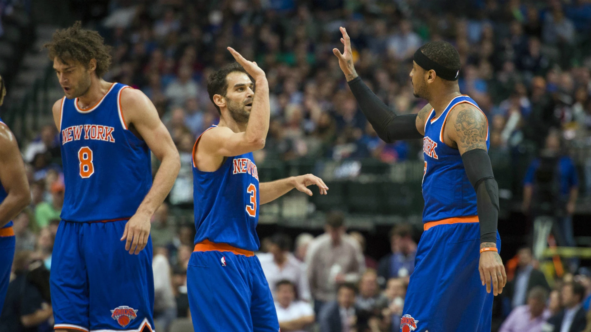 José Manuel Calderón, con Carmelo Anthony antes de marcharse de la cancha José Manuel Calderón, con Carmelo Anthony antes de marcharse de la cancha
