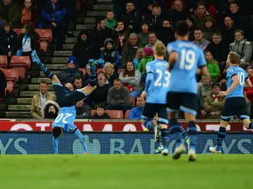 Delle Alli celebra uno de sus goles contra el Stoke City Delle Alli celebra uno de sus goles contra el Stoke City