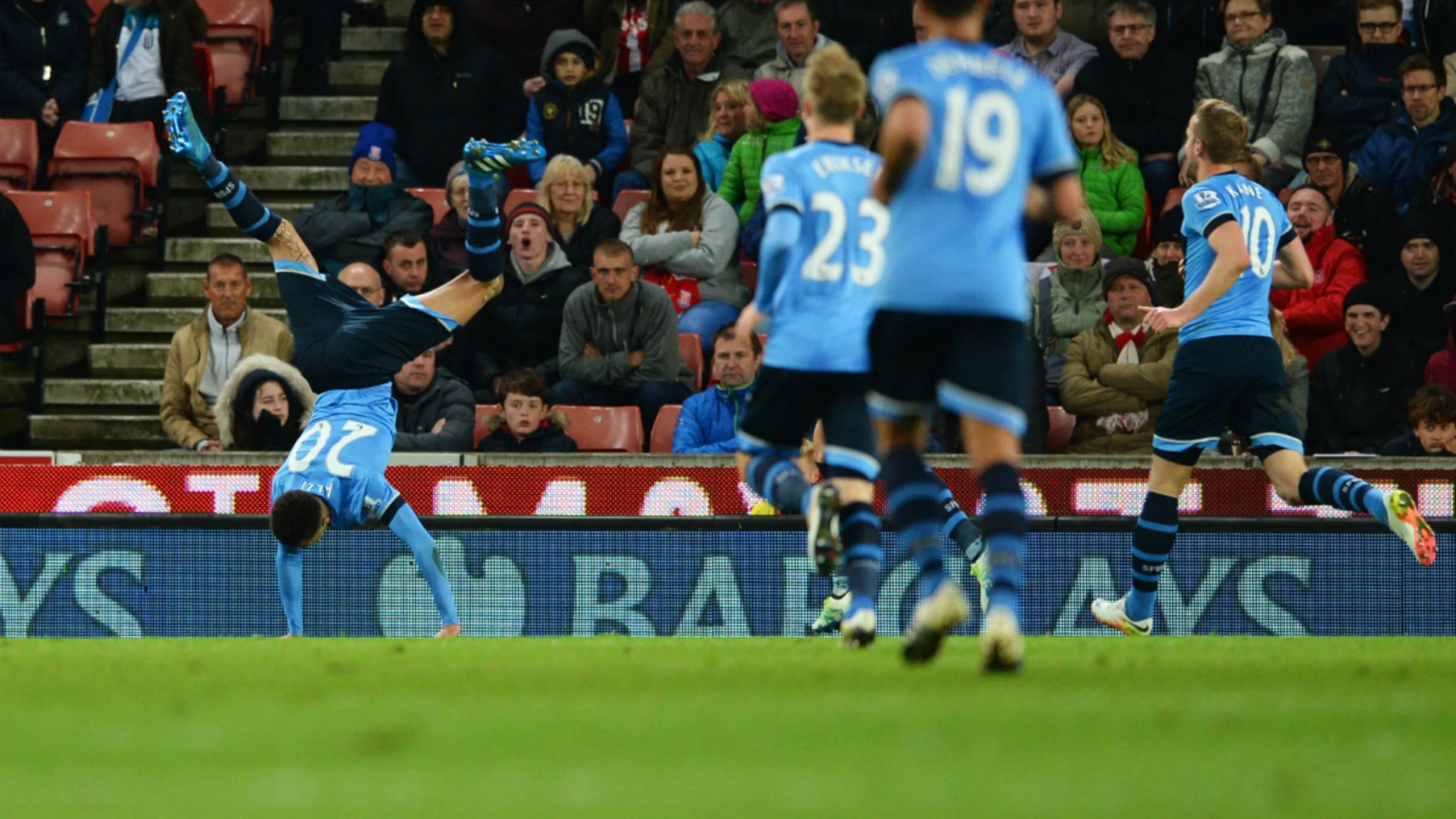 Delle Alli celebra uno de sus goles contra el Stoke City Delle Alli celebra uno de sus goles contra el Stoke City