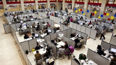Los funcionarios del Estado recuperarán el 50% de la paga extra que no cobraron en 2012